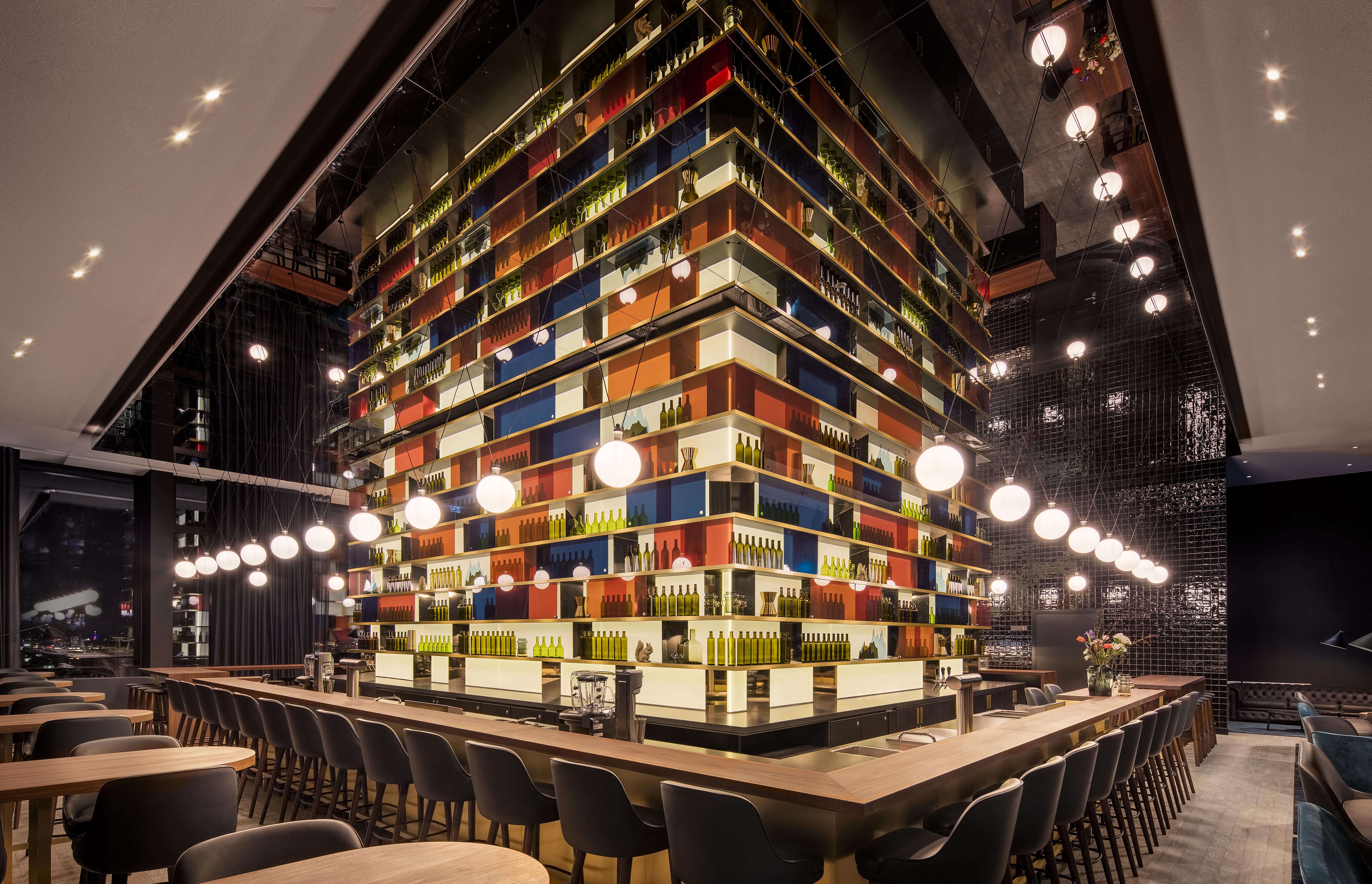 Hotel Andaz Munich Schwabinger Tor, By Hyatt Exterior foto The bar at the restaurant