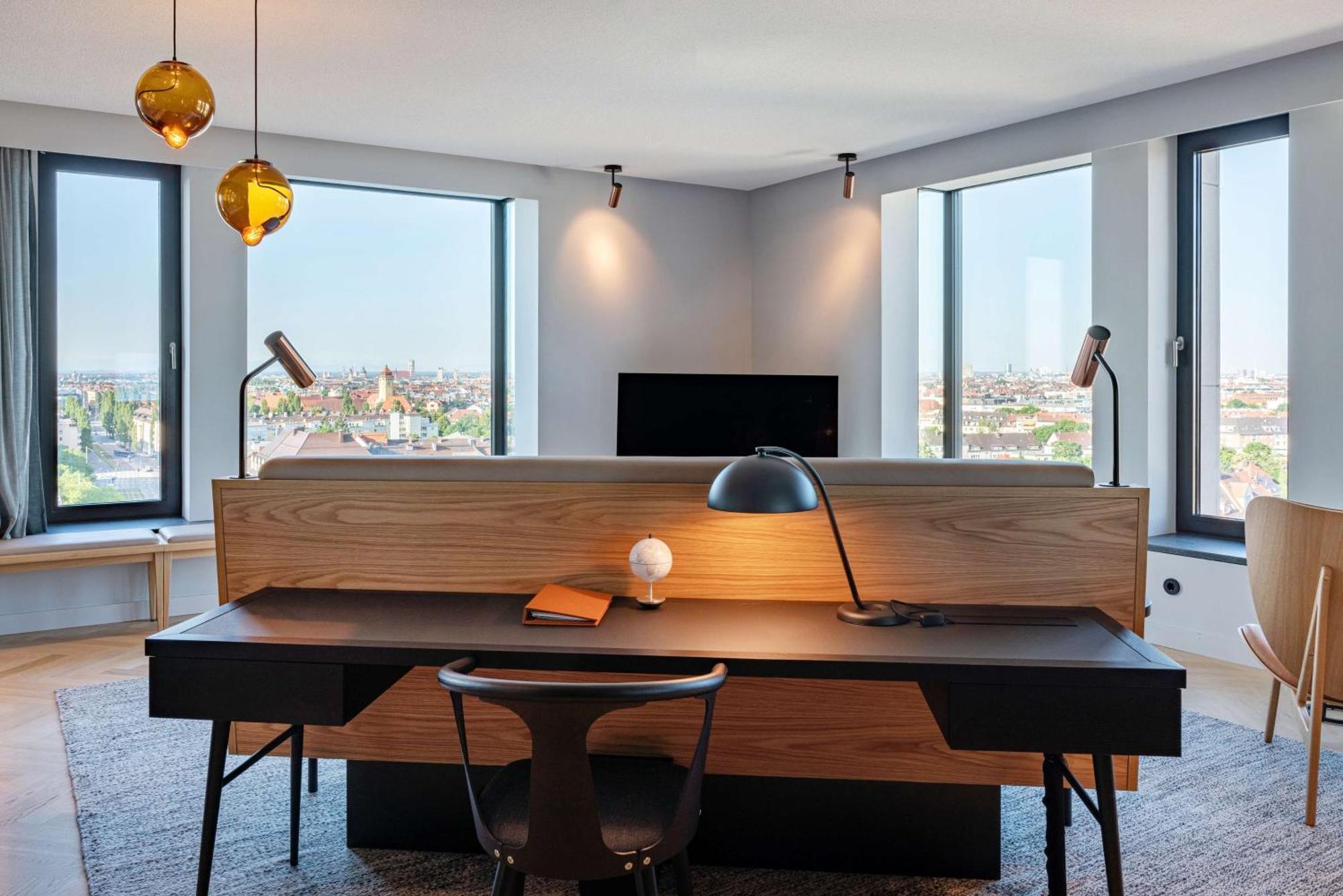 Hotel Andaz Munich Schwabinger Tor, By Hyatt Exterior foto A work space in a serviced apartment